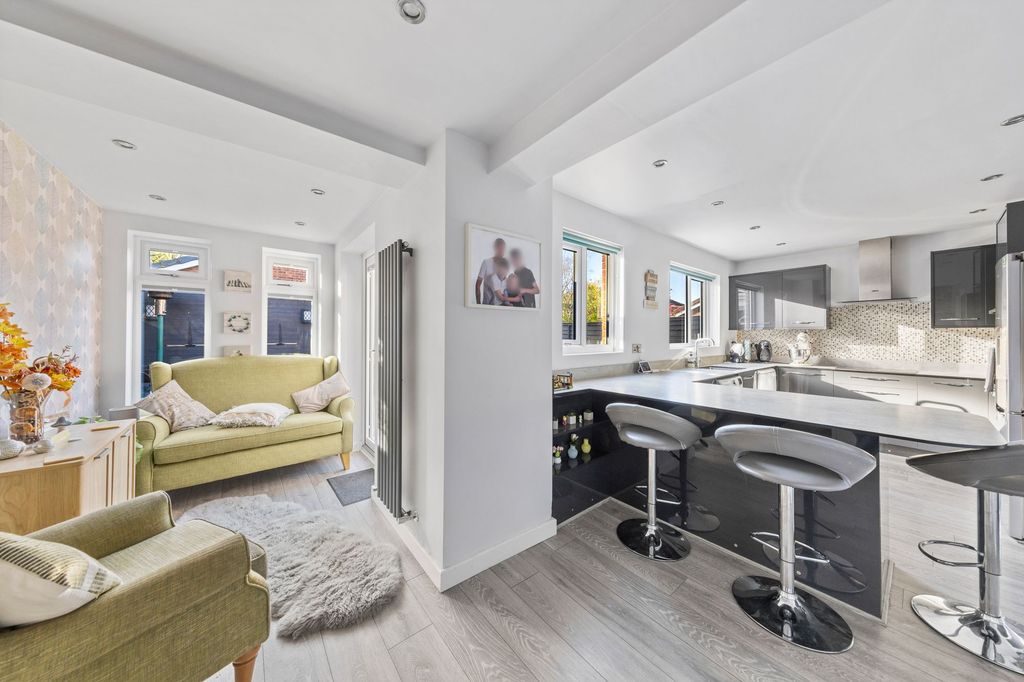 Property photo 2 of 24