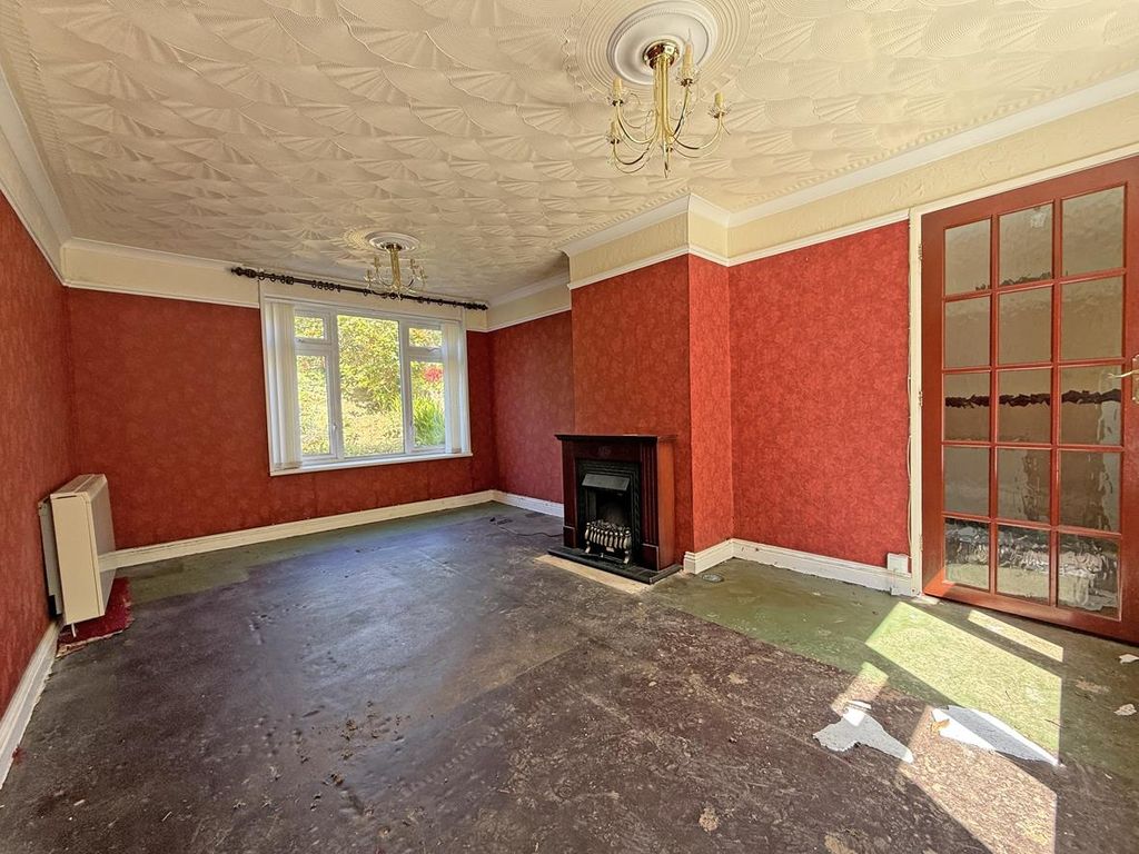 Property photo 2 of 18 Southway Drive 155 - Living Room Front.Jpg