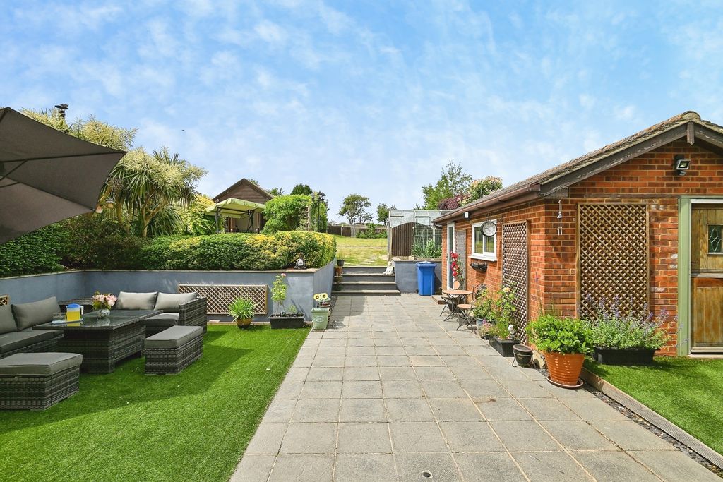 Property photo 3 of 27 Pbox-Img.Jpg
