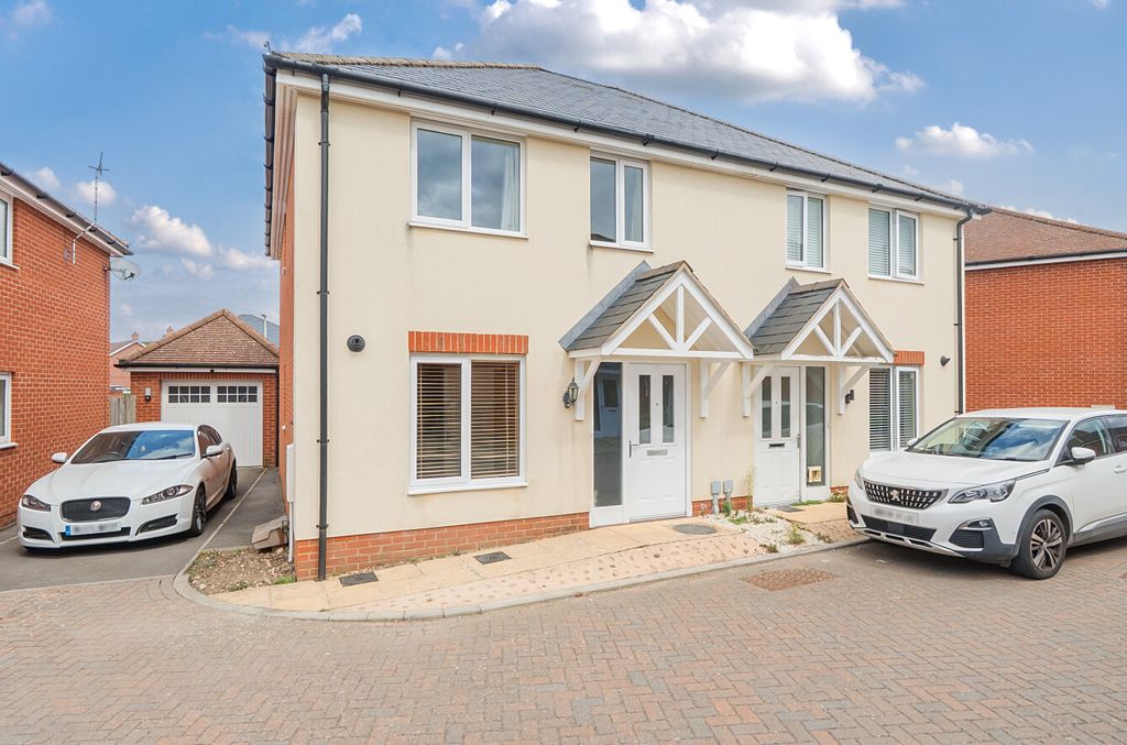 Property photo 1 of 9 1339953-18-689Dd0...