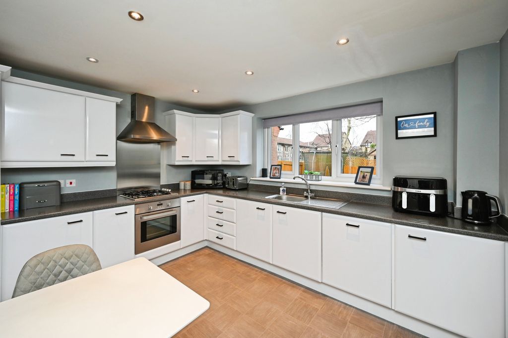 Property photo 3 of 22 Kitchen