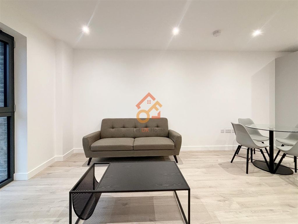 Property photo 3 of 21 Eb6Bda4E-Db96-4Fce-B9Ff-914347E3A88c.Jpg