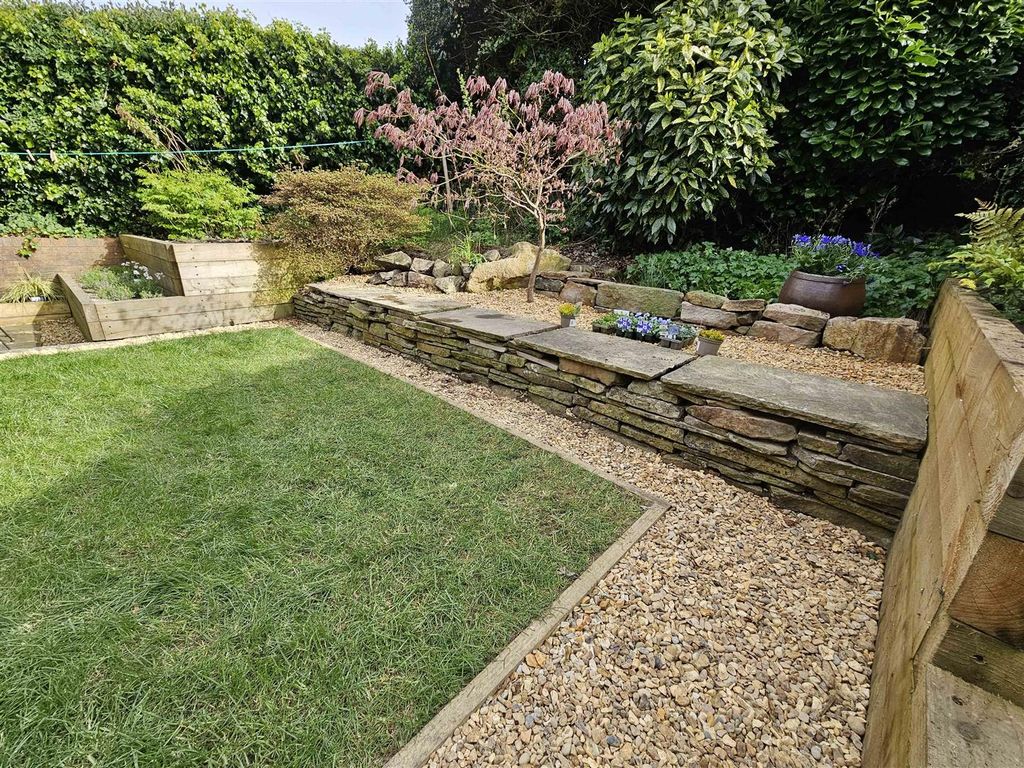 Property photo 2 of 23 12 St Leonards Garden 1.Jpg