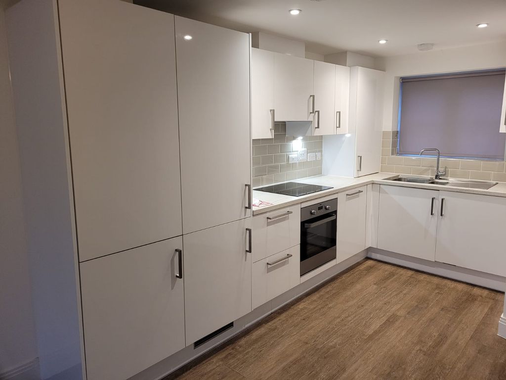 Property photo 2 of 6 Kitchen