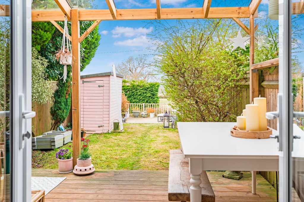 Property photo 2 of 32