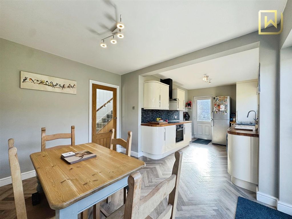 Property photo 2 of 28 Kitchen Diner
