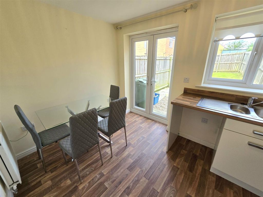 Property photo 3 of 13 Dining/Kitchen