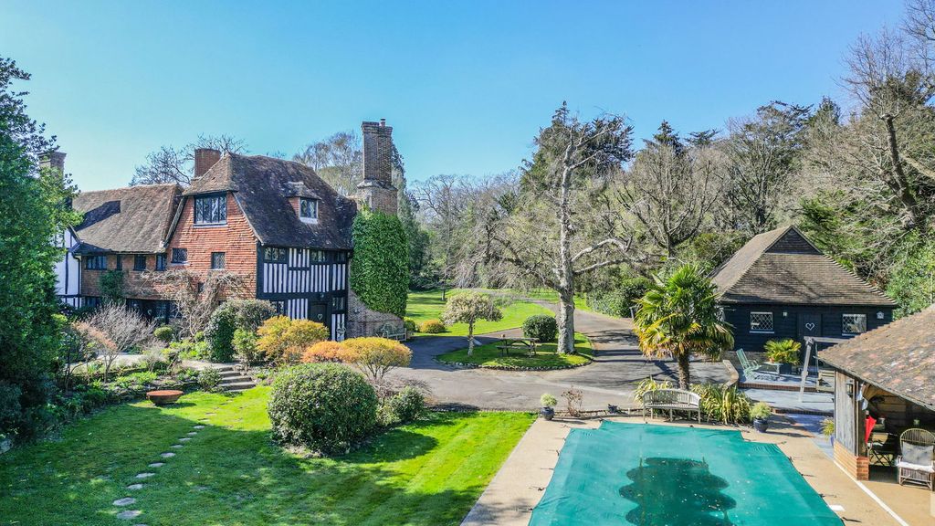 Property photo 2 of 25