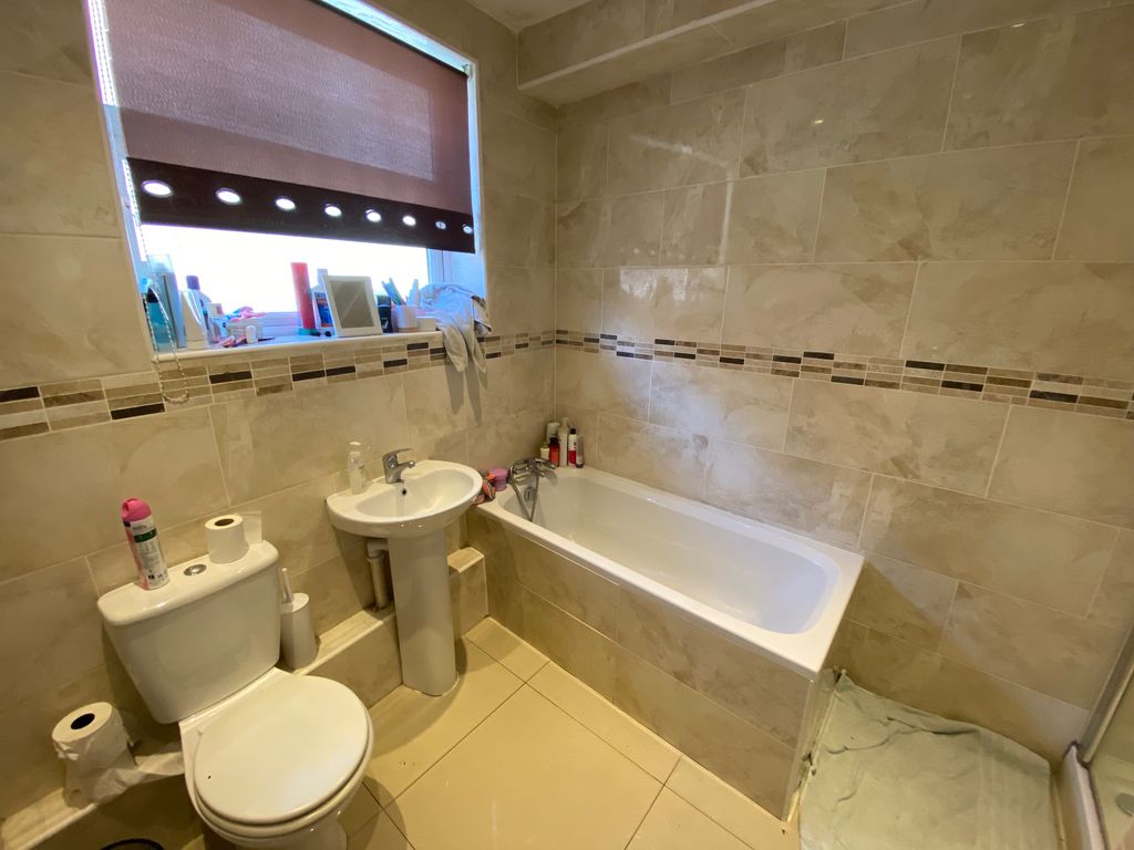 Property photo 1 of 4