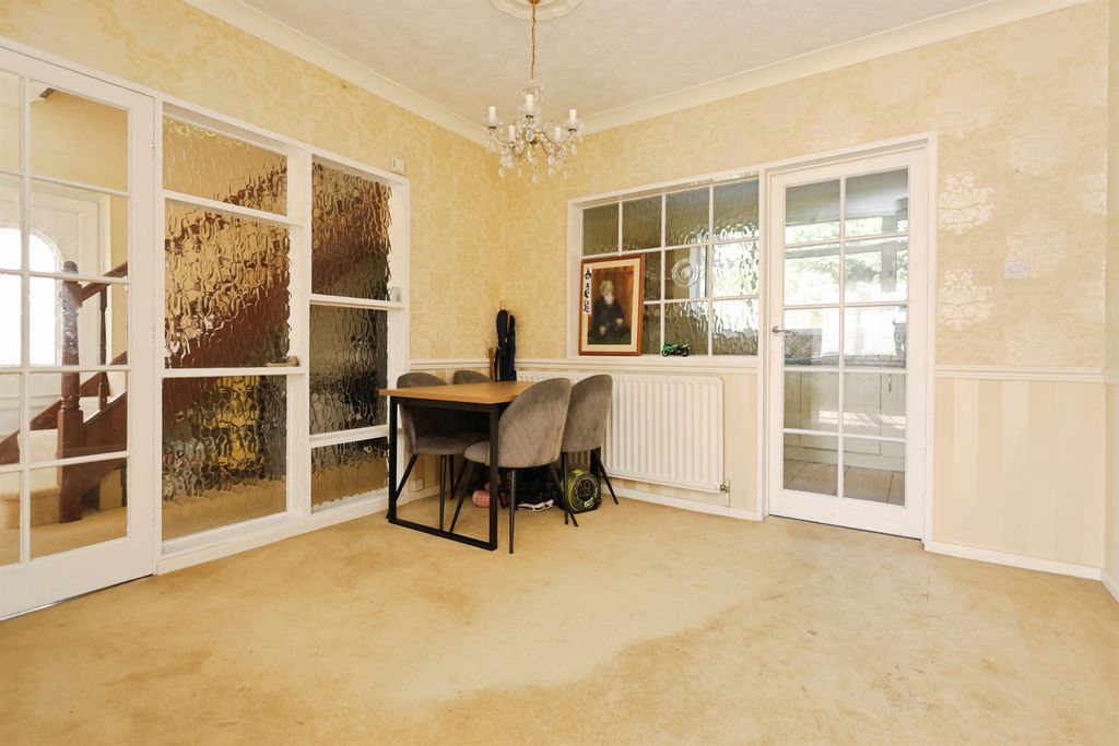 Property photo 3 of 18