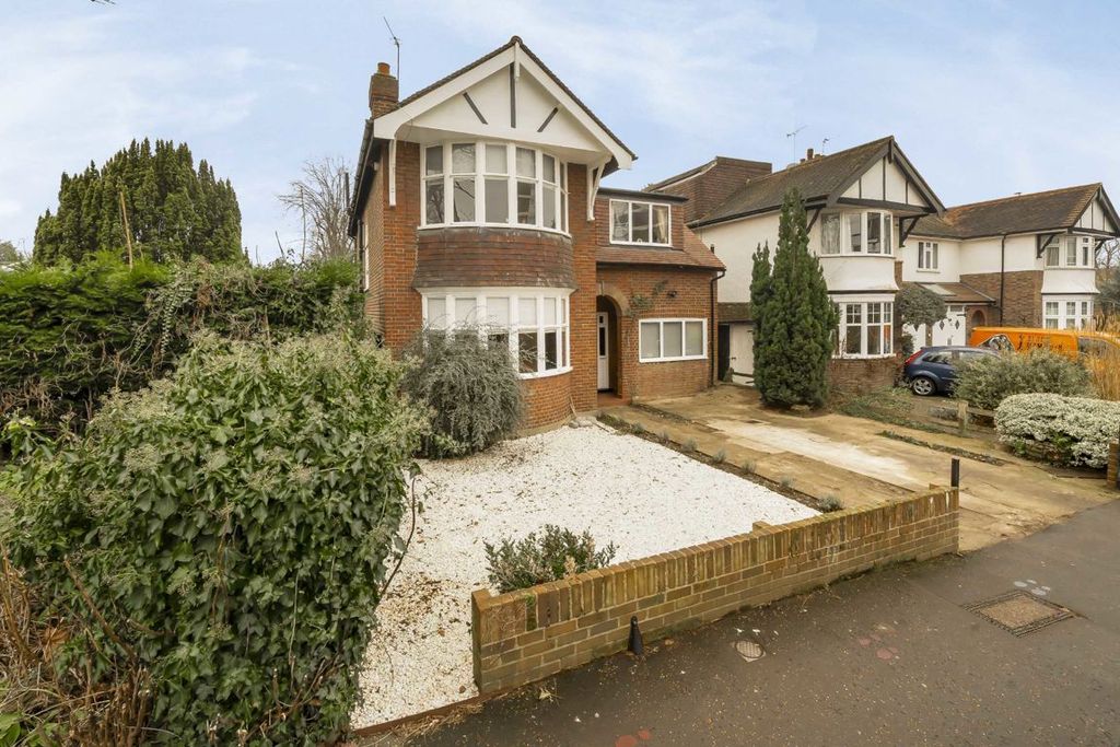Property photo 1 of 11