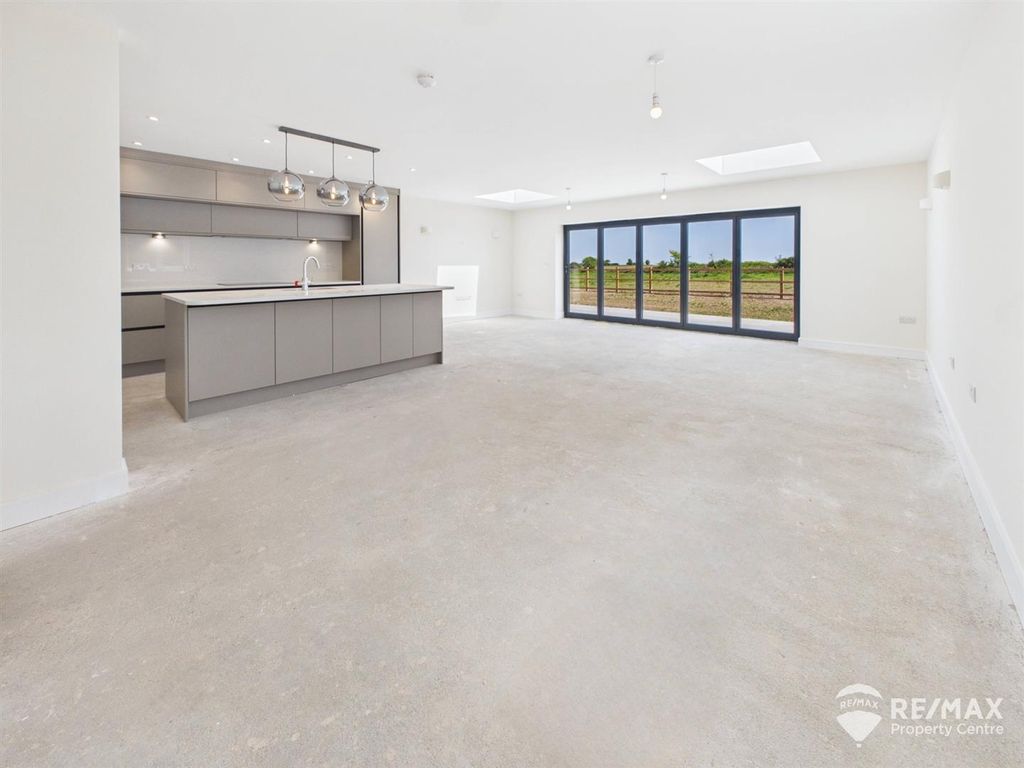 Additional image 5 of 5 bed detached house for saleOakley Gardens, Little Oakley, Harwich CO12