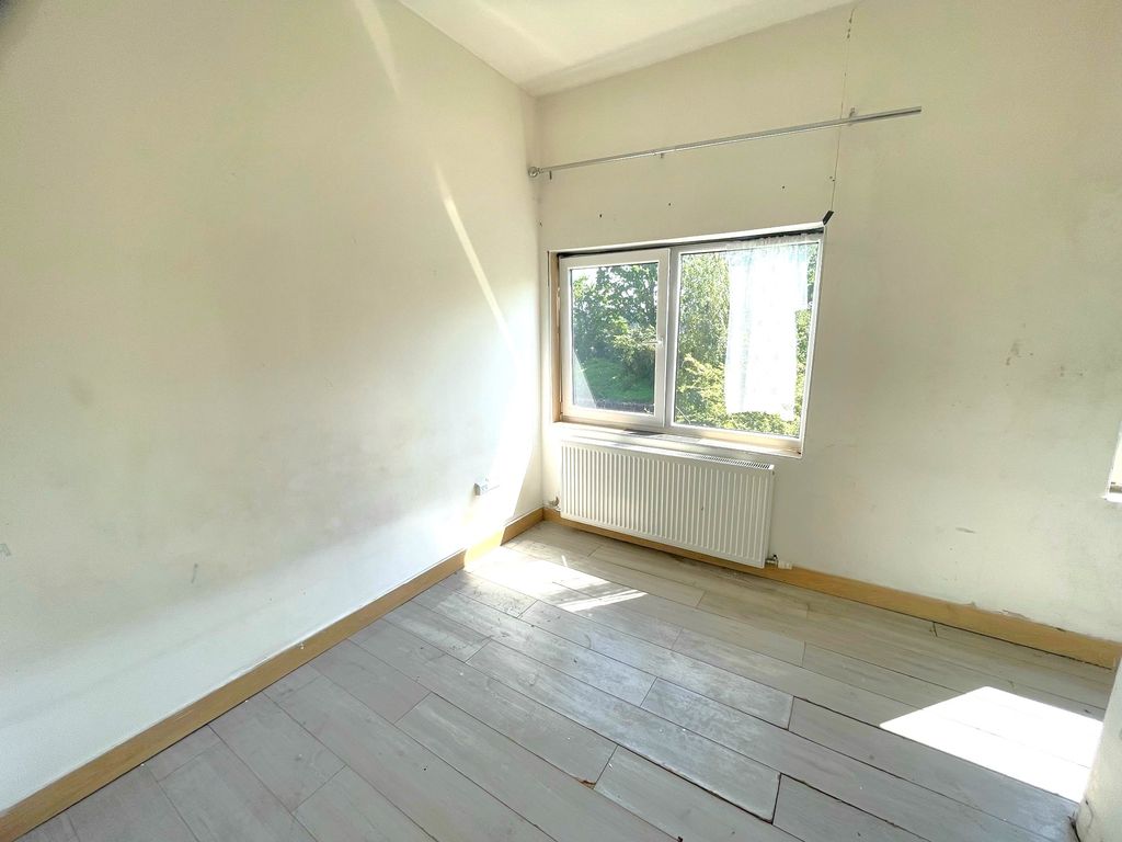 Property photo 2 of 3