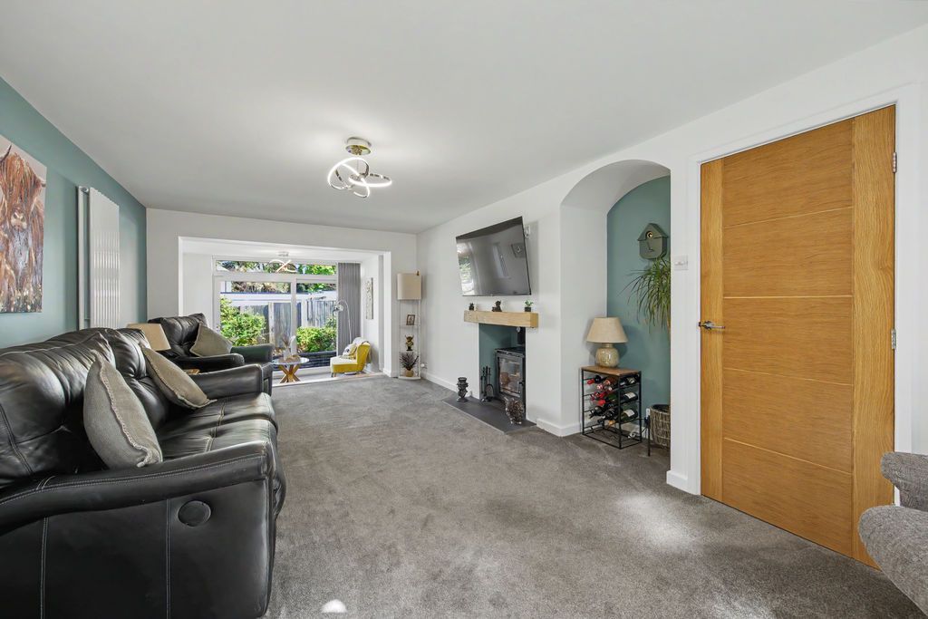 Property photo 3 of 33 Living Room