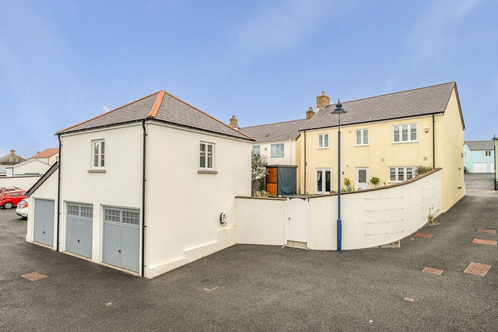 Property photo 2 of 29