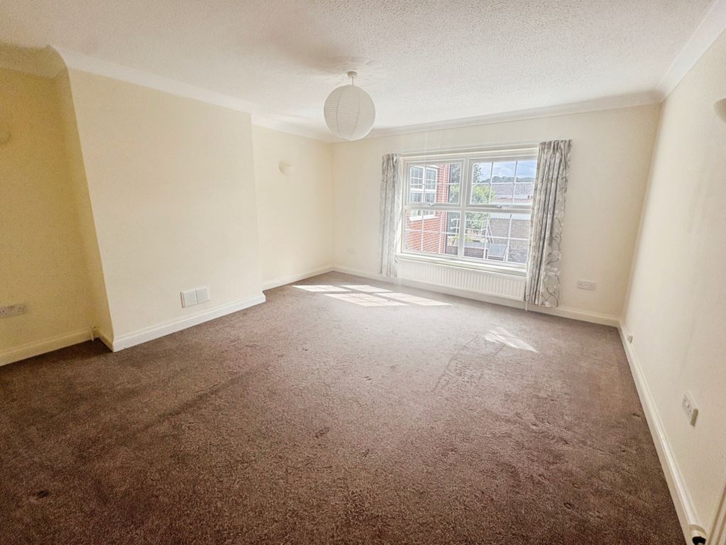 Property photo 3 of 6 Pbox-Img.Jpg