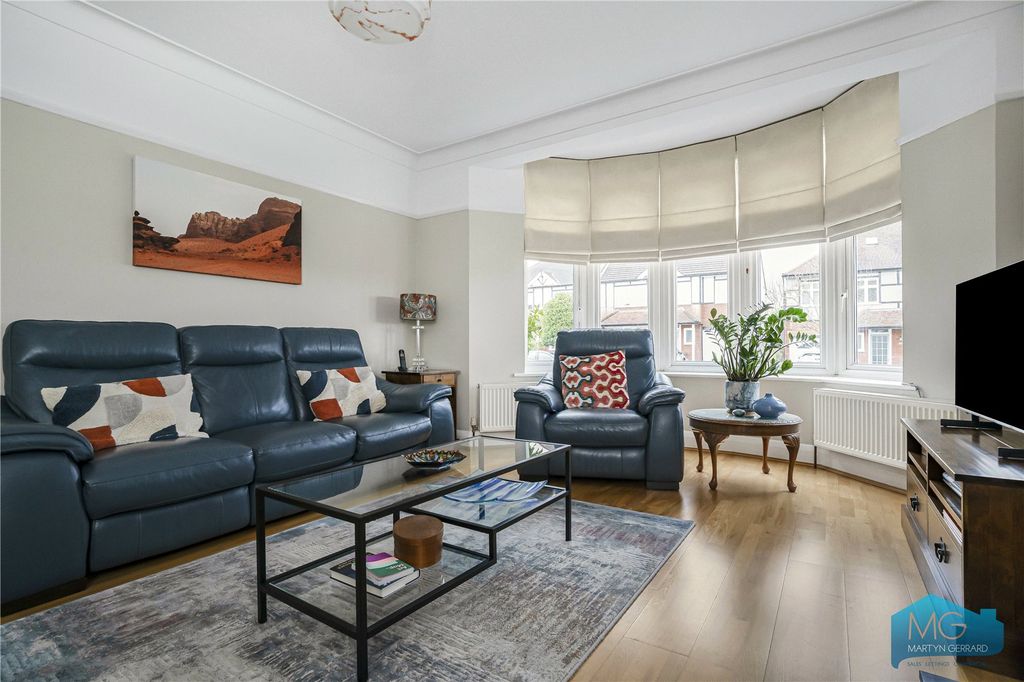 Property photo 3 of 33 Picture No. 17