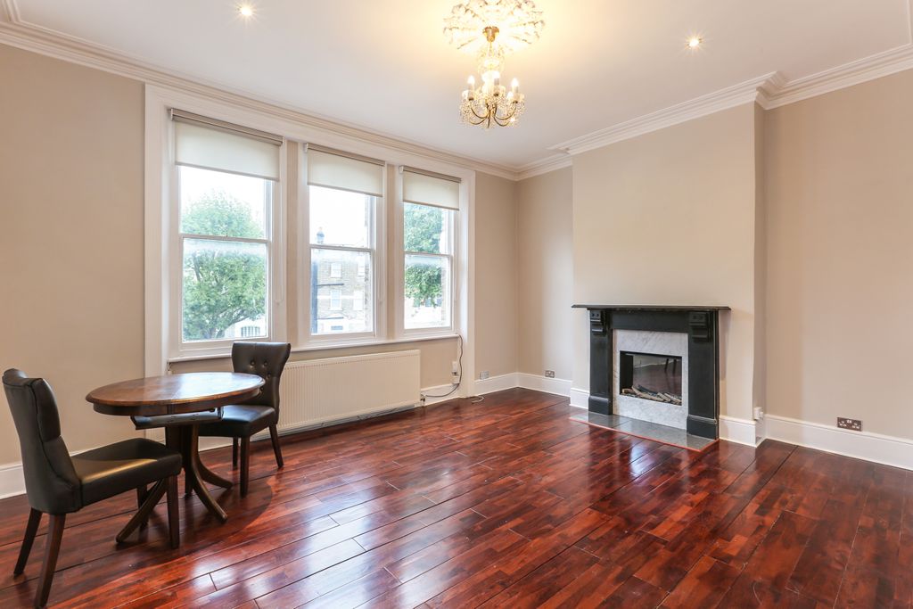 Property photo 3 of 10 Living Room