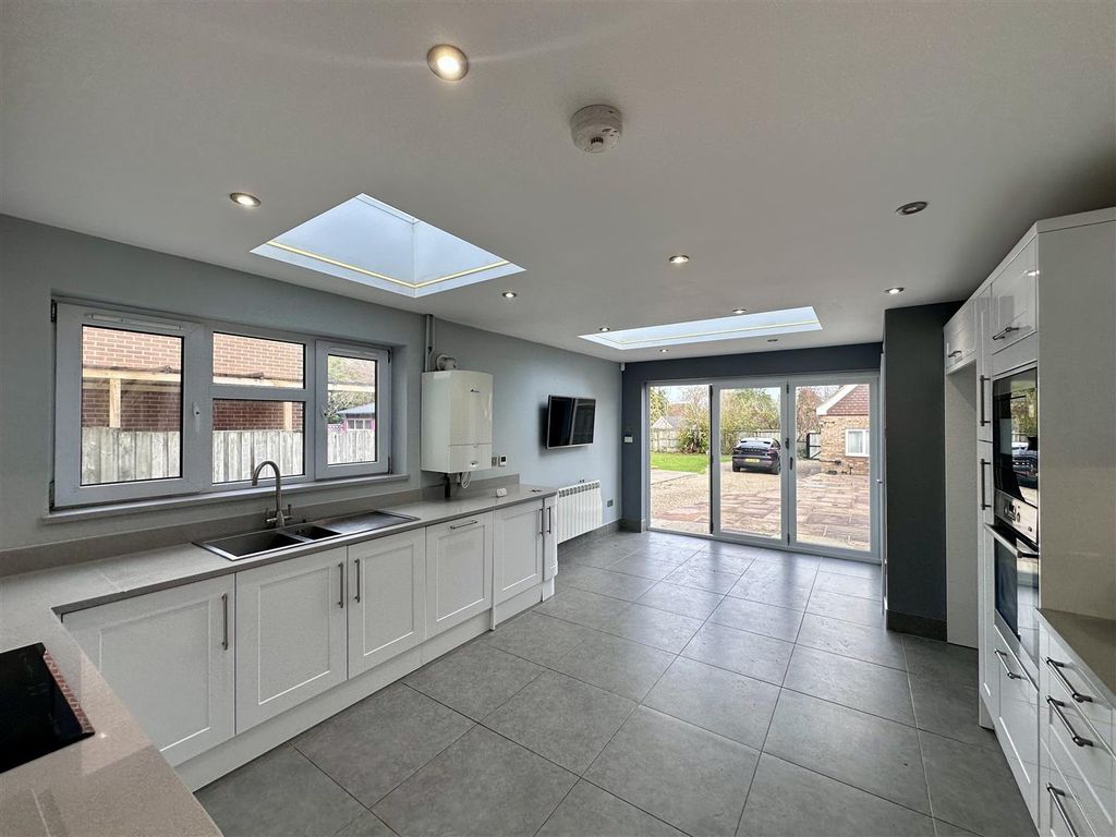 Property photo 2 of 30 Tempimageyxrrk1.Jpg