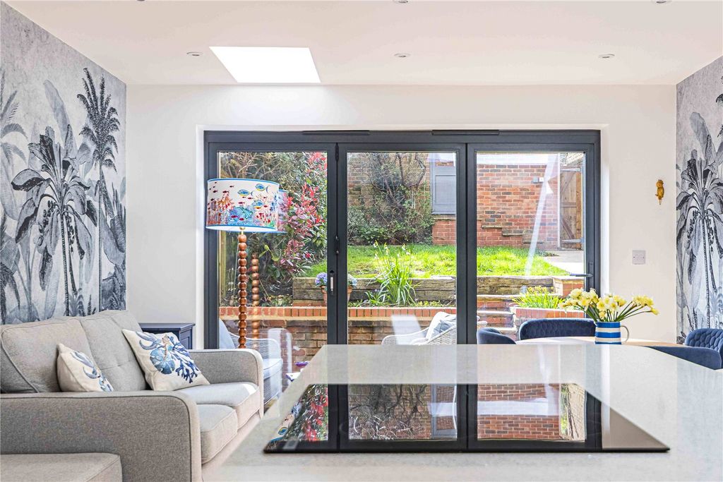 Property photo 3 of 41 Picture No. 02