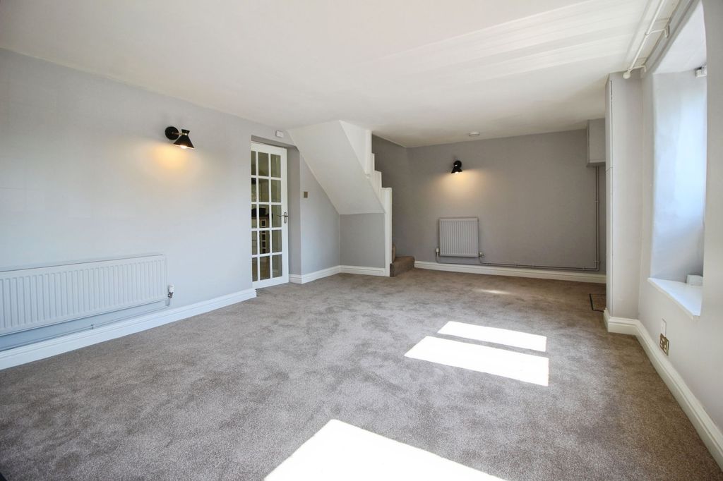 Property photo 3 of 22