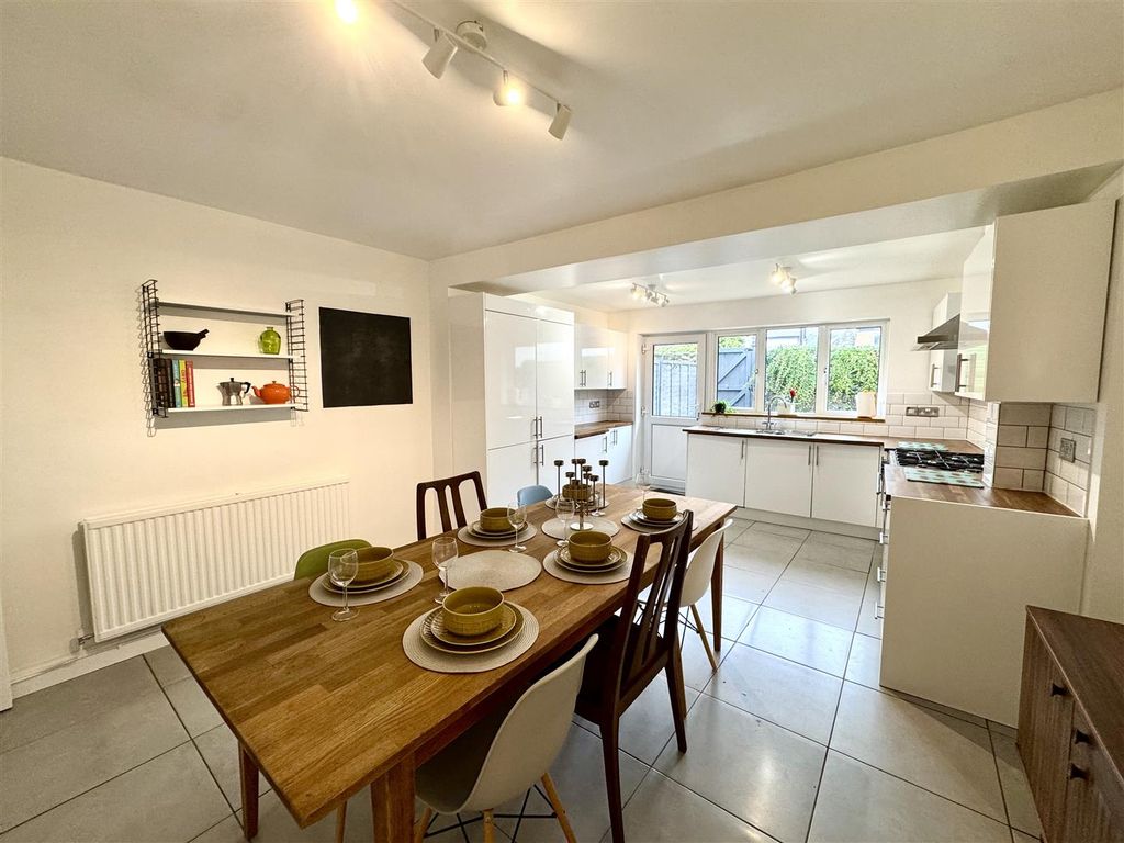 Property photo 2 of 16 Open Plan Kitchen/Dining Room