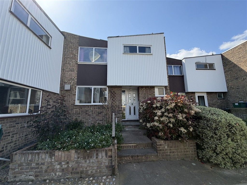 Property photo 1 of 7 Front