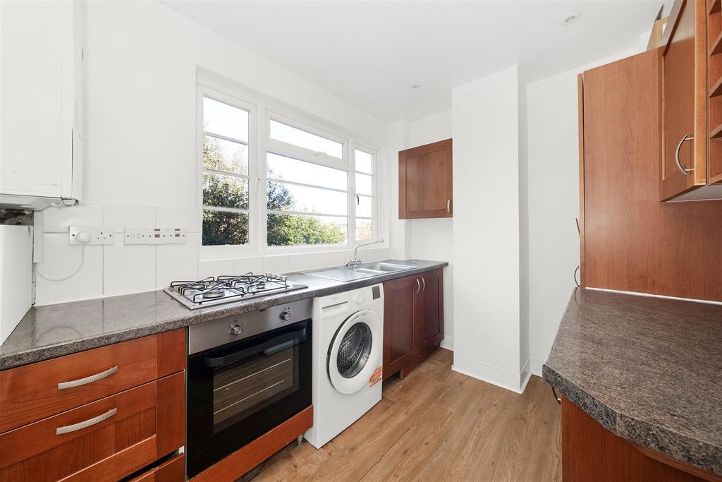 Property photo 3 of 15 Kitchen.Jpg