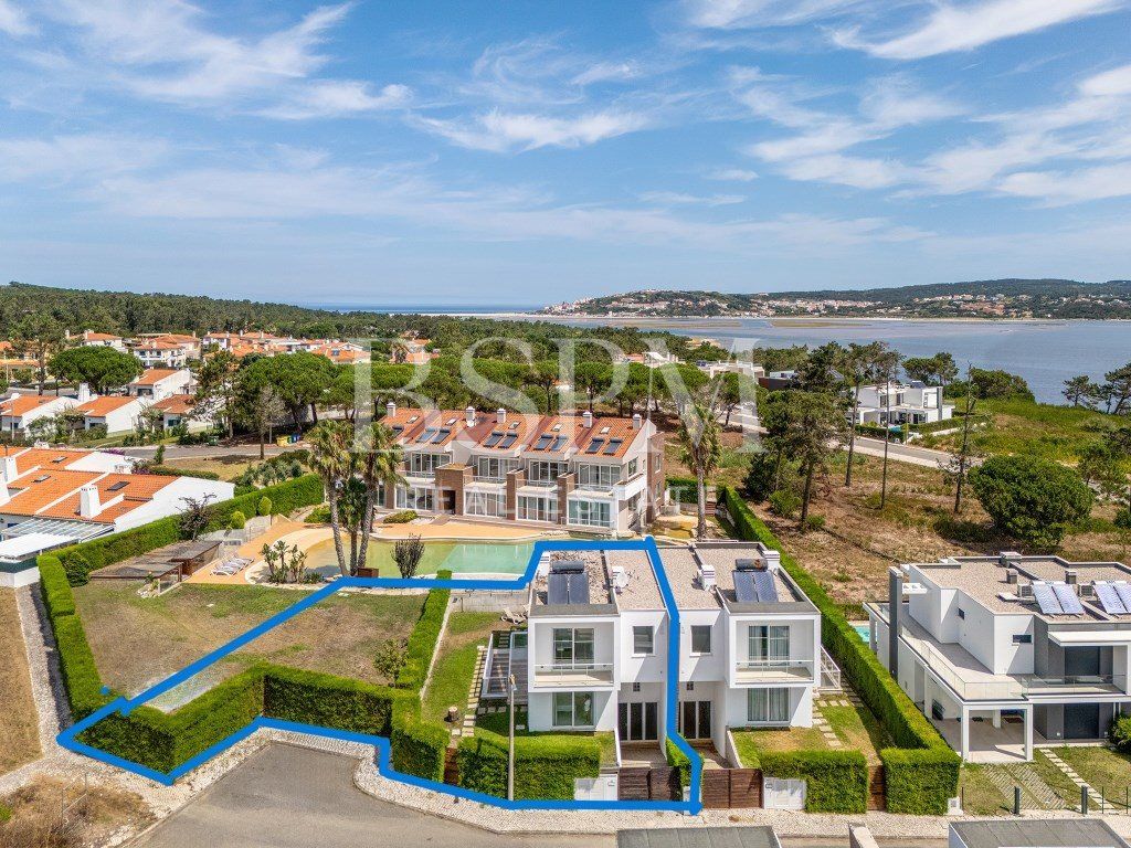 Property photo 1 of 33 Wake Up To The Óbidos Lagoon Elegant 3 Bedroom Villa With Panoramic Views Pool Fire Pit Beaches Golf & Great Dining On Your Doorstep.