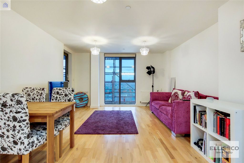 Property photo 1 of 11 Picture No. 05