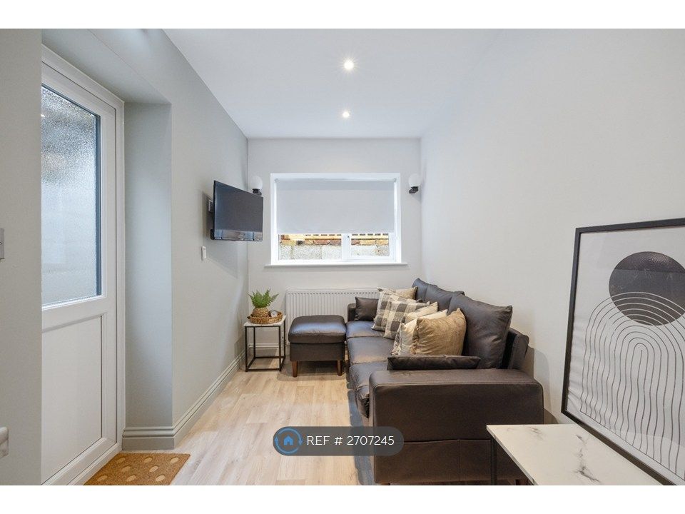 Property photo 2 of 8 Living Area