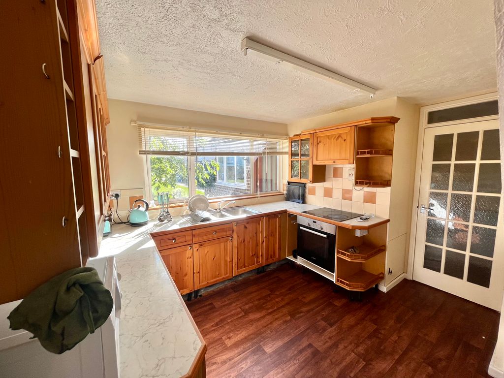 Property photo 2 of 12 Image