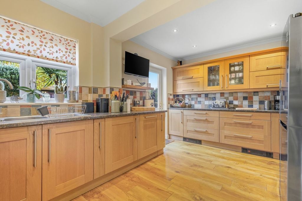 Property photo 3 of 30