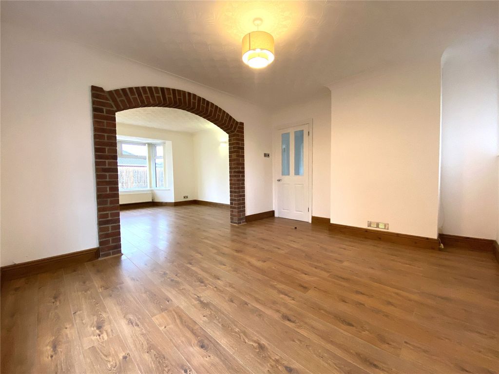 Property photo 3 of 22 Picture No. 05