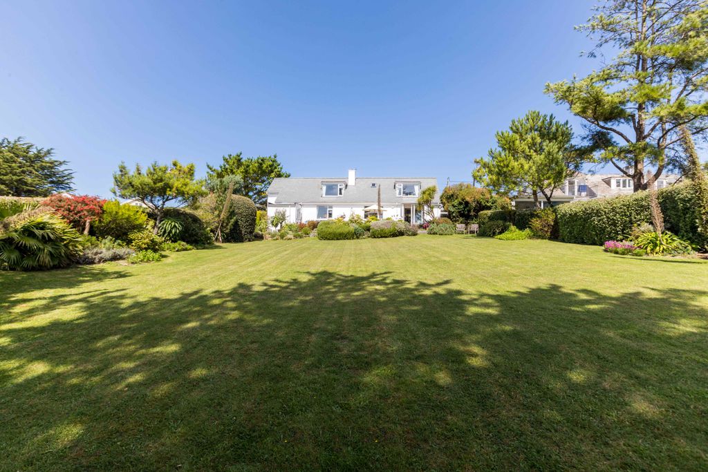 Property photo 2 of 27 66Acdee220674_St Cuby-15