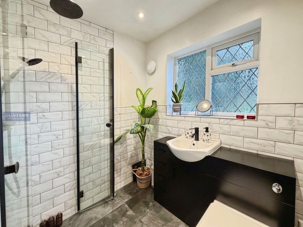 Property photo 3 of 25 Shower Room