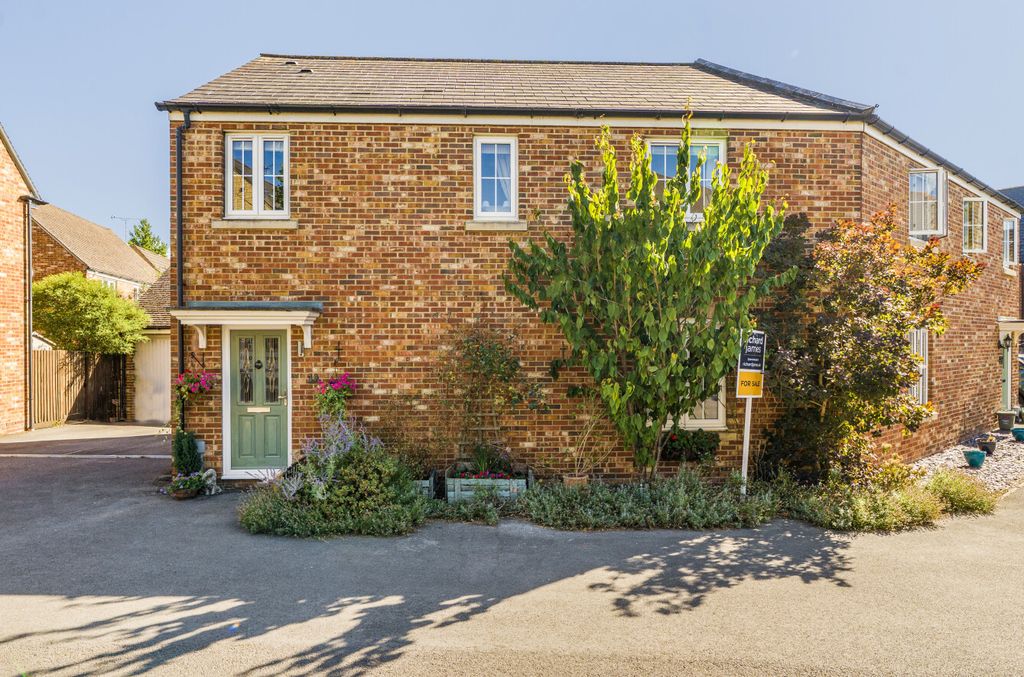 Property photo 1 of 14 15029101
