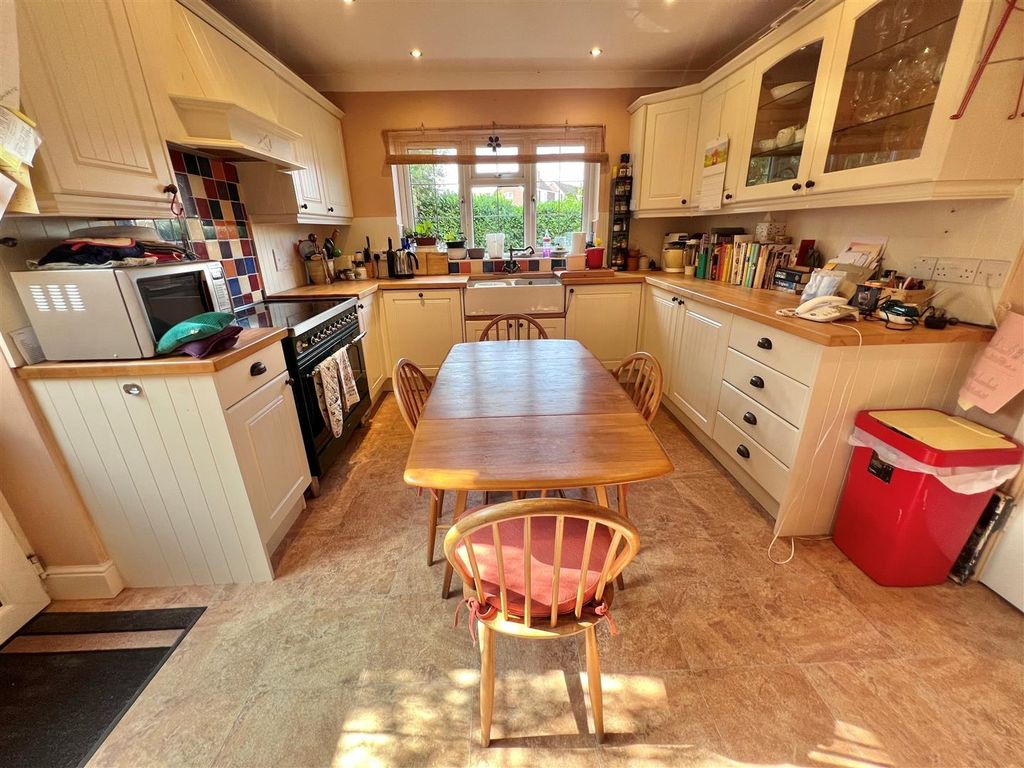 Property photo 3 of 15 Kitchen 2.Jpg