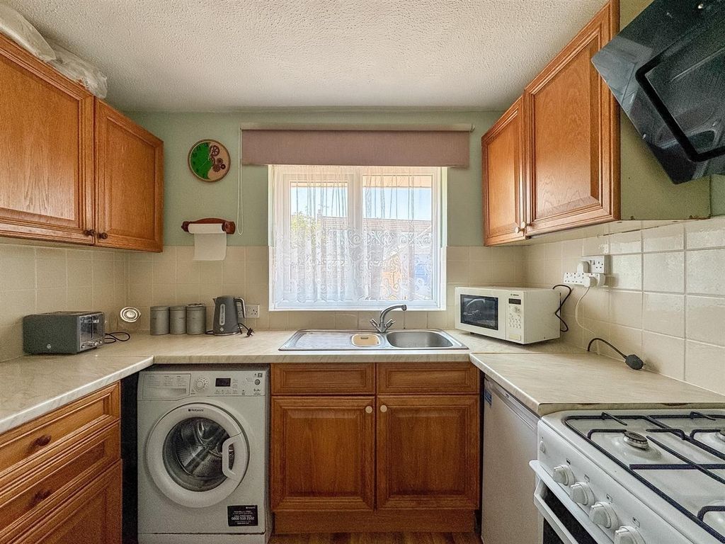 Property photo 3 of 13 Kitchen