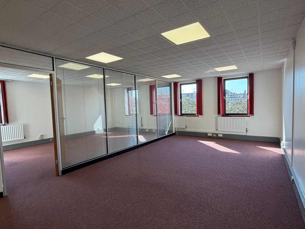 Property photo 3 of 7 Photo 7