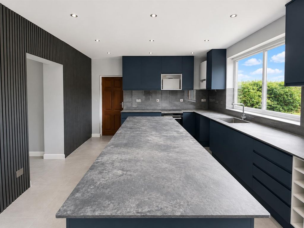 Property photo 3 of 12 88F45552-d894-4419-9862-0Fb6c6d5F7B8.Png