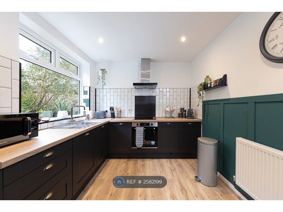Property photo 3 of 32