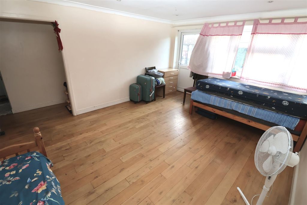 Property photo 2 of 15 Img_1486.Jpg