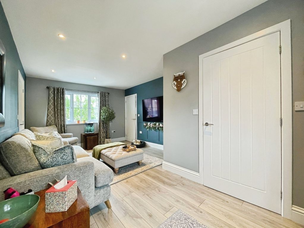 Additional image 4 of 1 bed flat for saleLonglands Idle, Bradford BD10