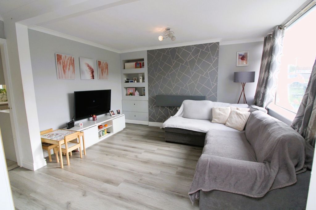 Property photo 2 of 29 Img_2338