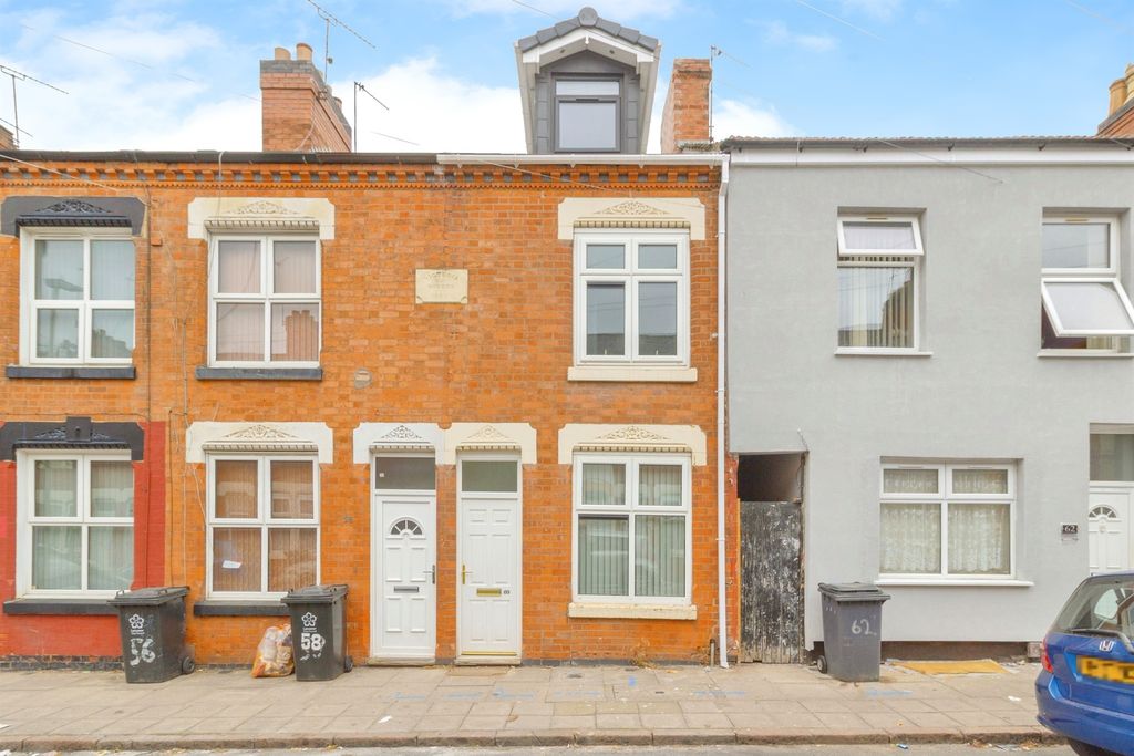 Property photo 1 of 17