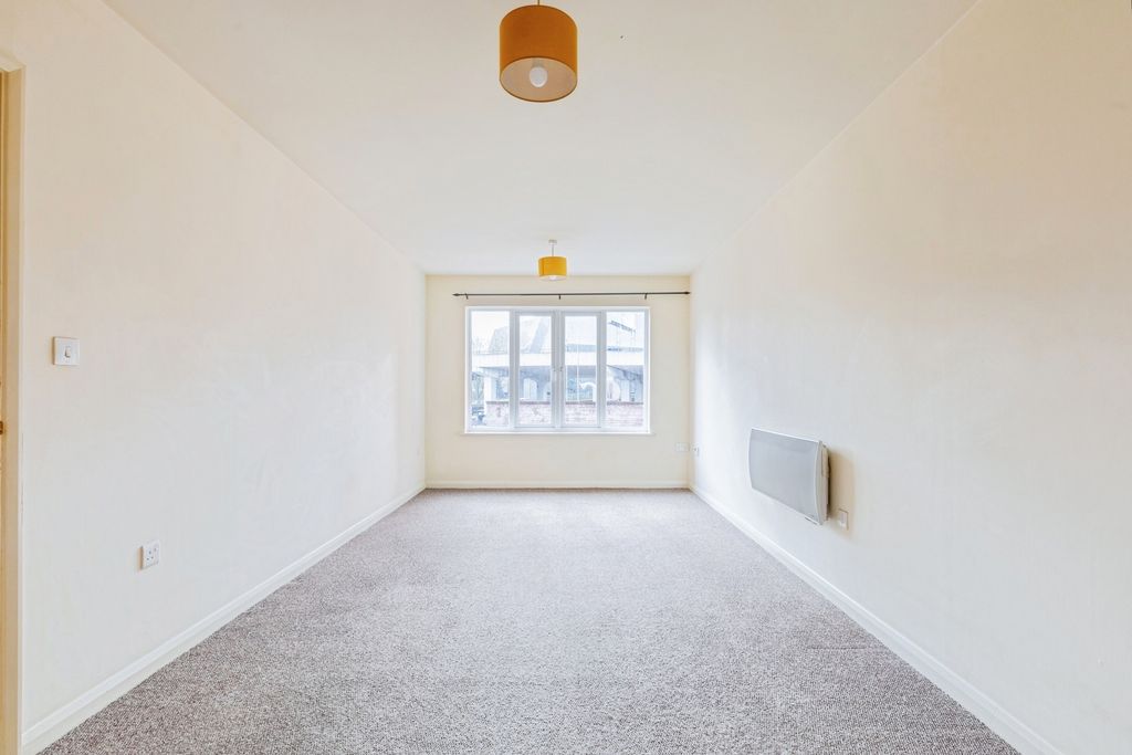 Property photo 3 of 11 Pbox-Img.Jpg