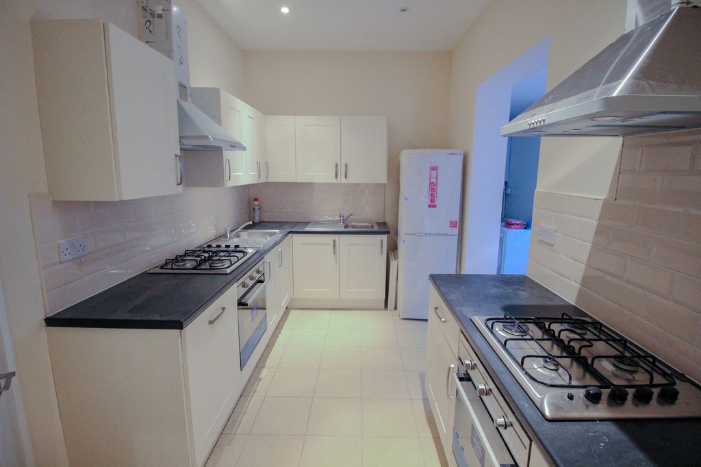 Property photo 2 of 5 Gallery