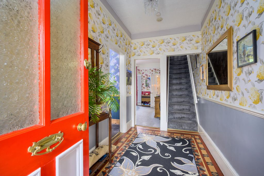 Property photo 2 of 35 Hallway