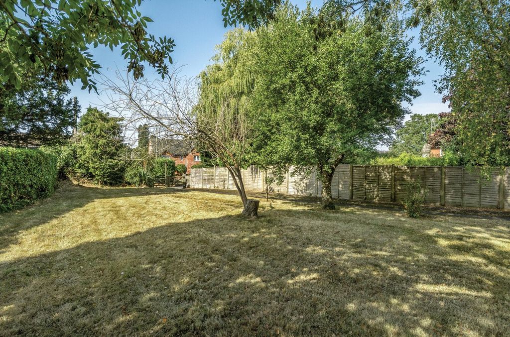 Property photo 3 of 15 Gardens